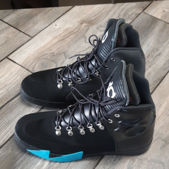 Shoes - Picture 3 of 7